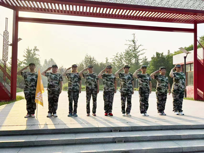 1752120222164913.jpg 11小组毕业留念.jpg