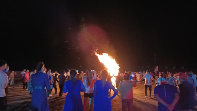 1754275635504625.jpg 30,篝火晚会1.jpg