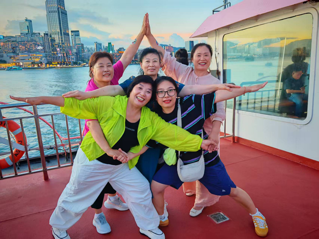 1758013659891324.jpg 30维多利亚邮轮上.jpg